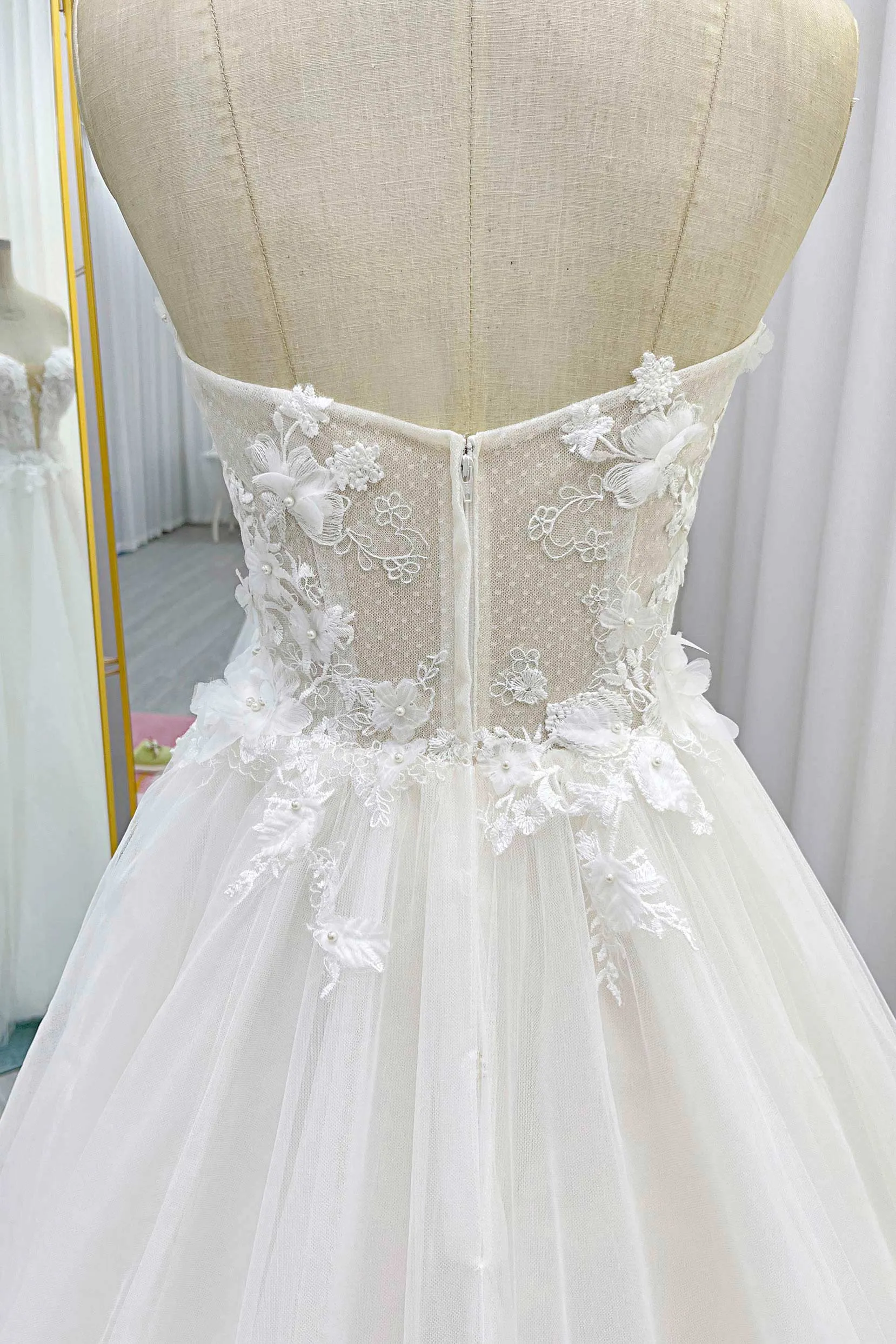 A-Line Court Train Lace Tulle Wedding Dress CW3245