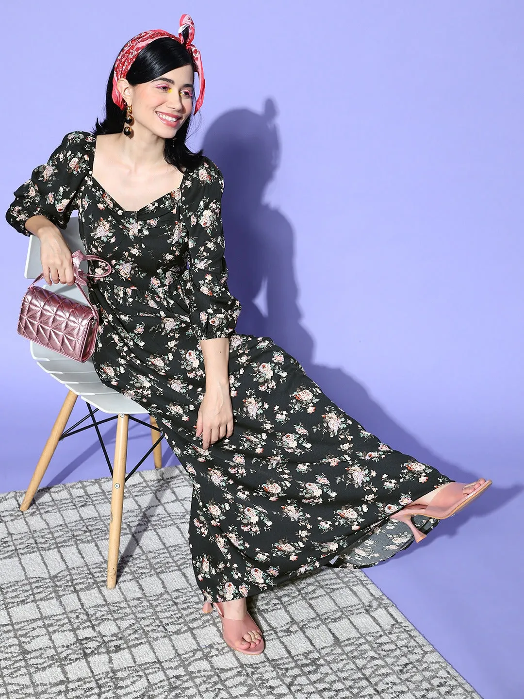 Berrylush Women Black & Off-White Floral Printed Sweetheart Neck Three-Quarter Sleeve Flared Maxi Dress